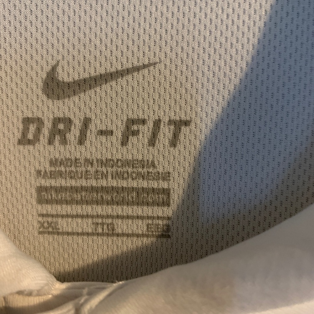 Nike - Picture 3 of 4